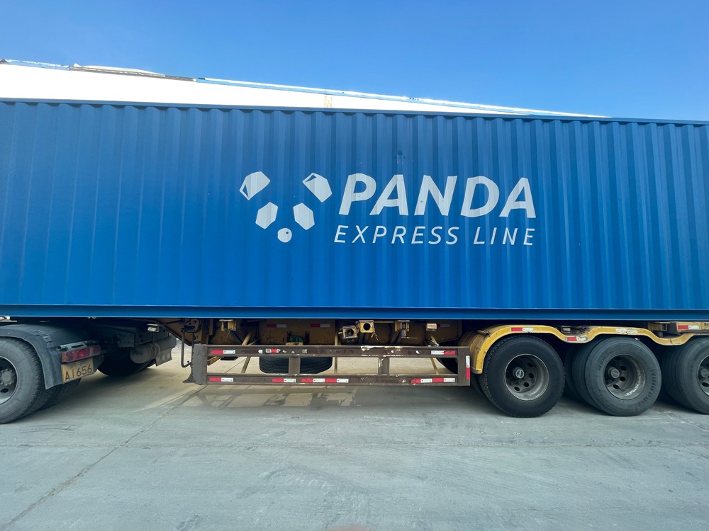 山东k8·凯发公司17台中大型双轮压路机出口英国伯明翰