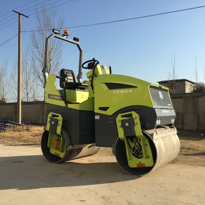 小型压路机如何预防打滑？