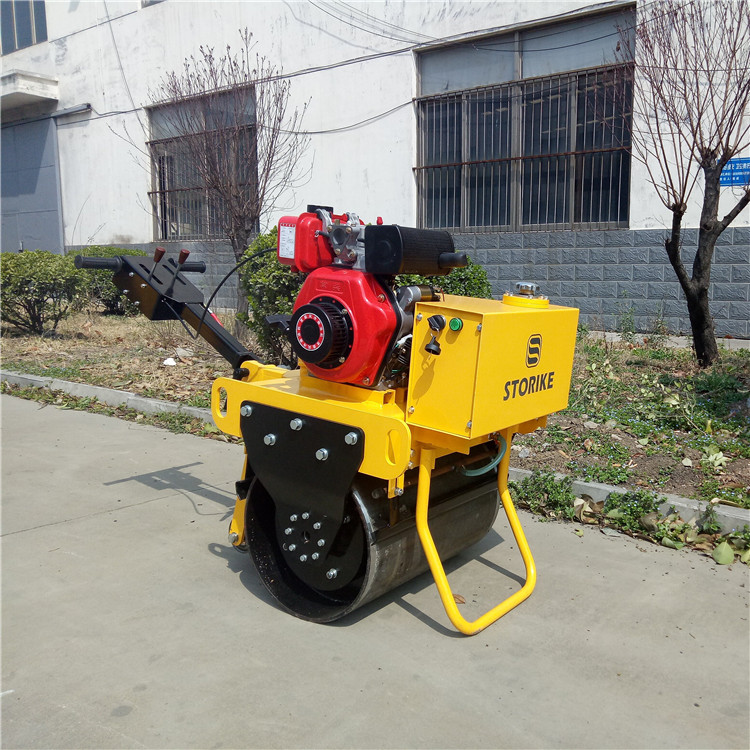 单钢轮小型压路机雨天是如何进行施工作业的？